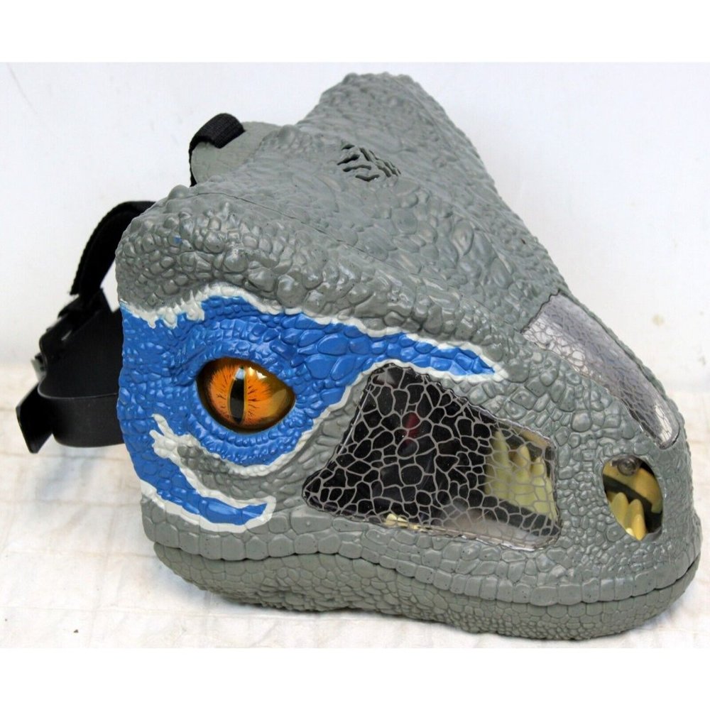Mattel 2017 Jurassic Park World Blue Electronic Mask Velociraptor Roar Sound